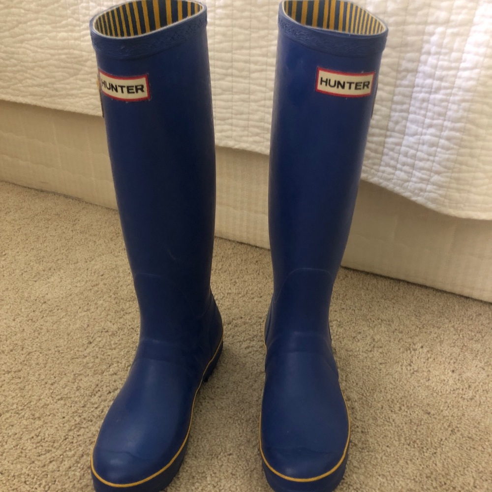 Lightly worn Hunter rain boots size 5